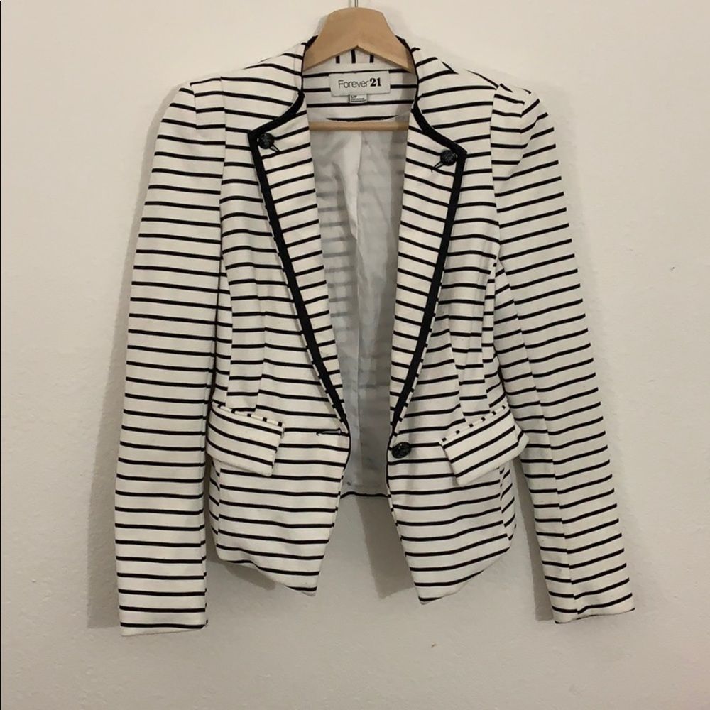F21 black and white striped blazer-s/p